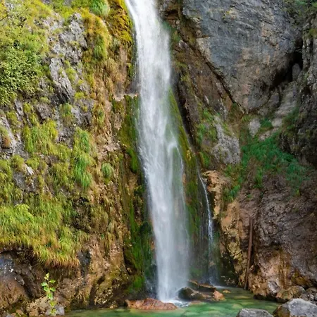 Bujtina Aroma E Malit 3*