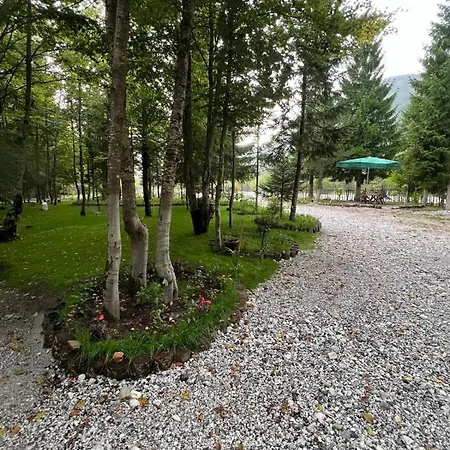 Bujtina Aroma E Malit 3*