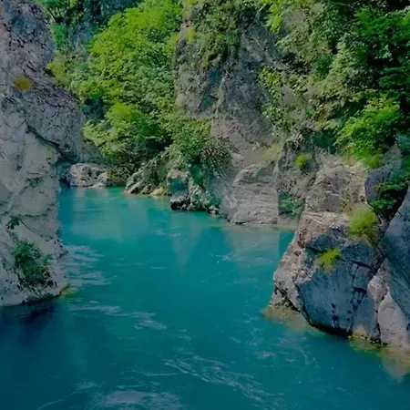 Bujtina Aroma E Malit فندق 3*