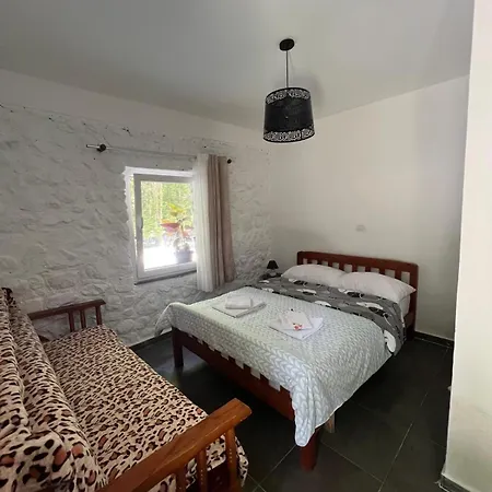 Bujtina Aroma E Malit