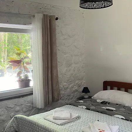 Bujtina Aroma E Malit فندق فالبني