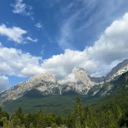 Bujtina Aroma E Malit Hotel