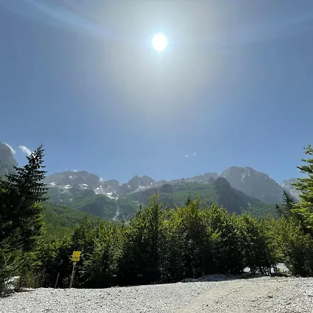 Bujtina Aroma E Malit 3* فالبني