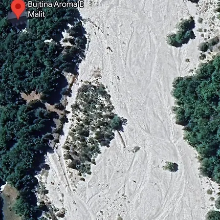 Bujtina Aroma E Malit فندق فالبني