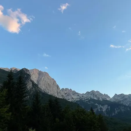 Bujtina Aroma E Malit ホテル ヴァルボナ