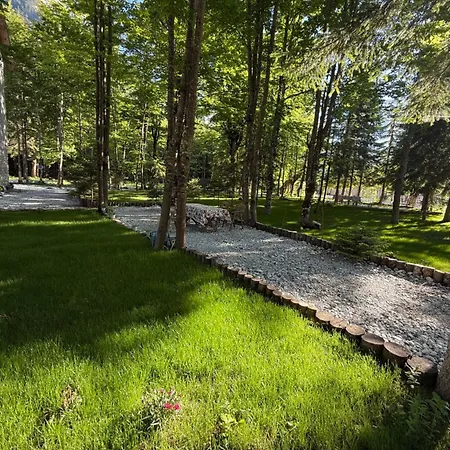 Bujtina Aroma E Malit Hotel