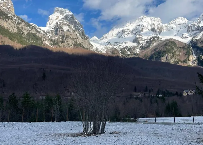 Bujtina Aroma E Malit ホテル ヴァルボナ