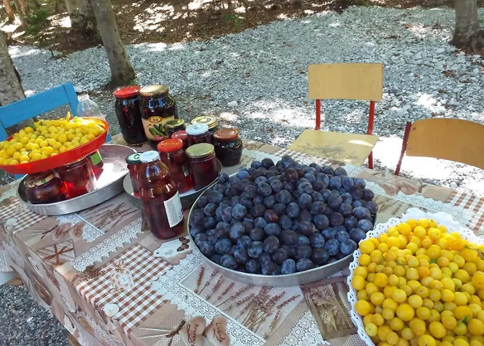 Bujtina Aroma E Malit ホテル ヴァルボナ