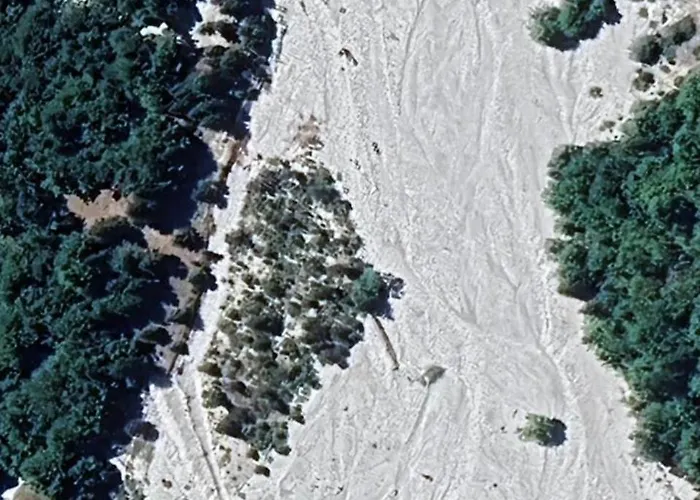 Bujtina Aroma E Malit ホテル ヴァルボナ