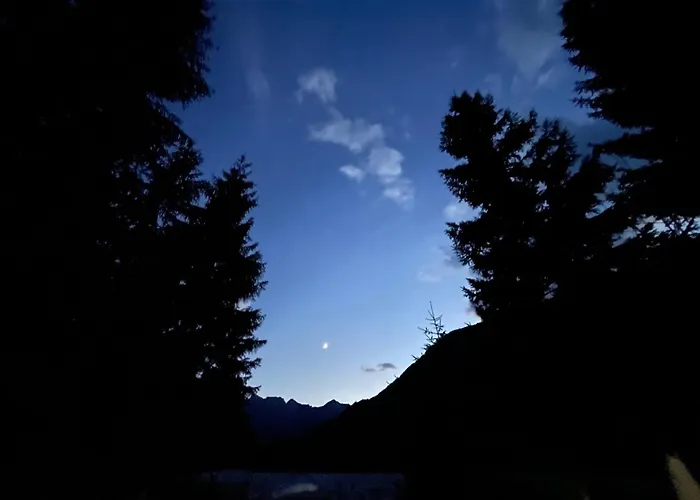 Bujtina Aroma E Malit ホテル ヴァルボナ