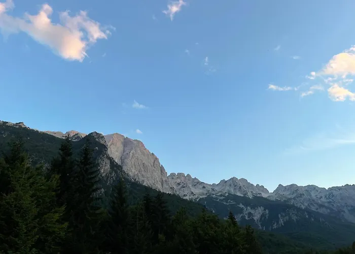 Bujtina Aroma E Malit ホテル ヴァルボナ